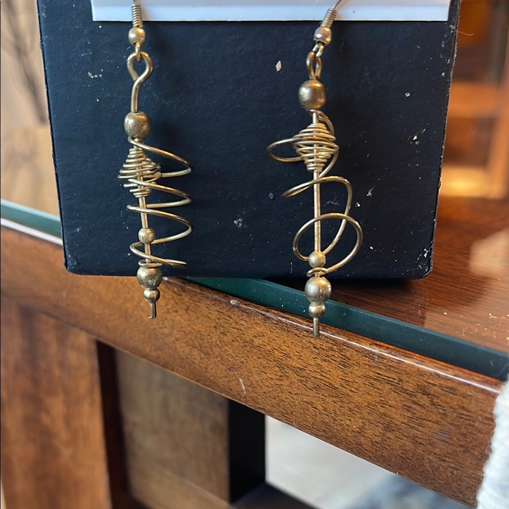 Elegant Gold Wire Earrings